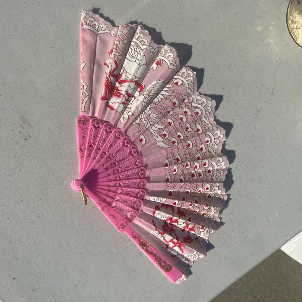 Pink fan - Picture 1 of 1